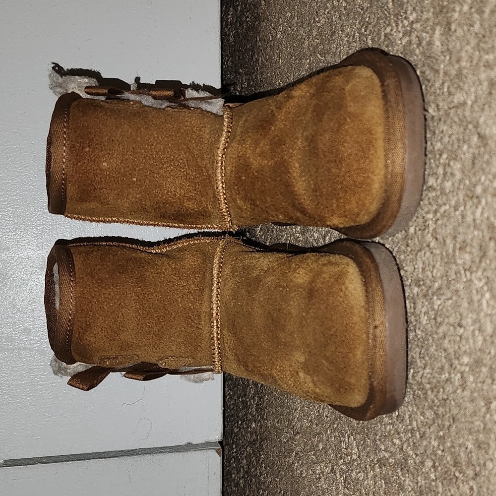 UGG boots Koolaburra 9 toddler